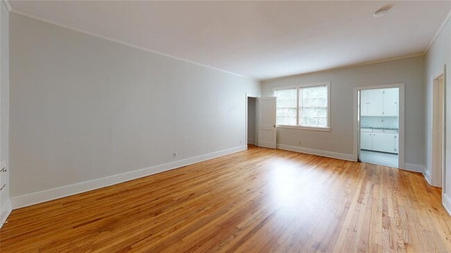 Building Photo - 603 Hubbard Ave