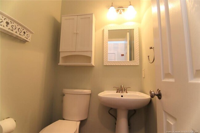 Building Photo - 2021 Shadow Creek Dr