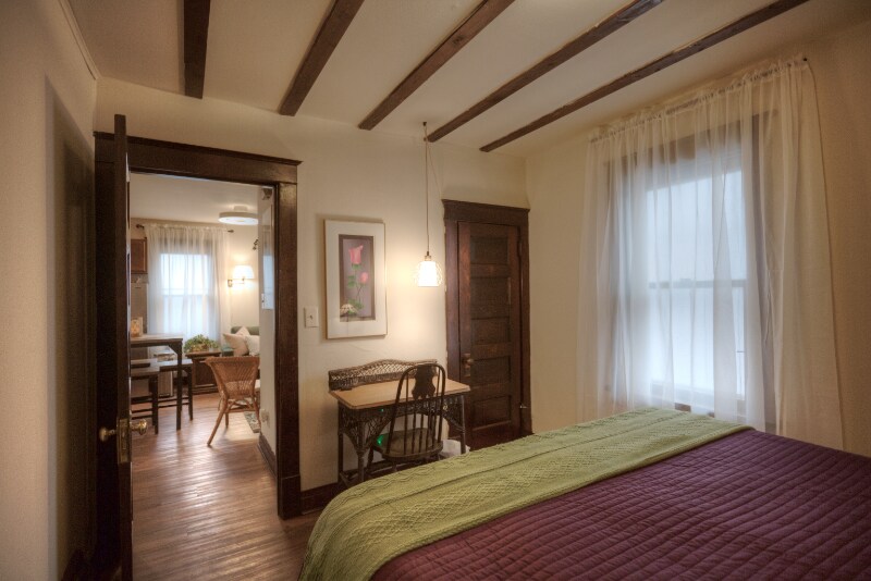 Building Photo - 500 N Lake St