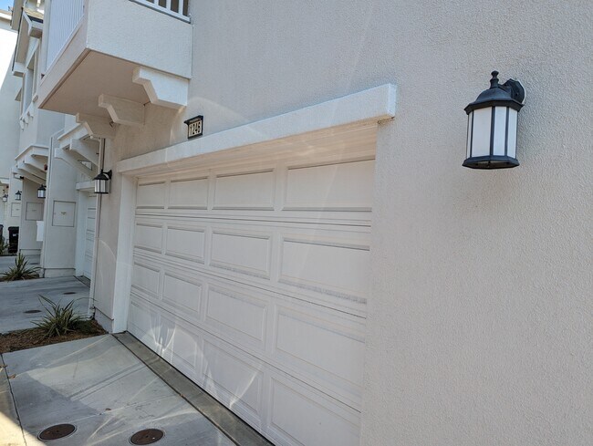 Building Photo - 1246 De Altura Cmns