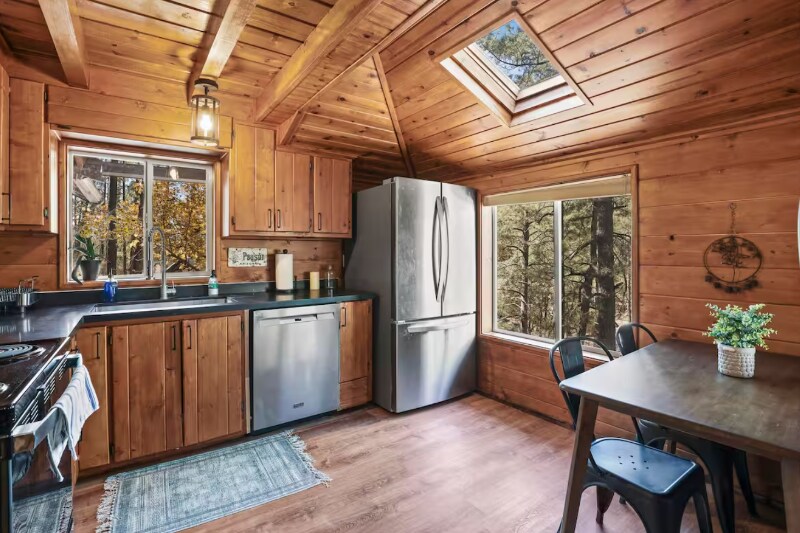 Building Photo - 243 S Jay Bird Ln