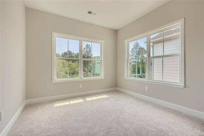 Building Photo - 461 Stagecoach Bnd SE