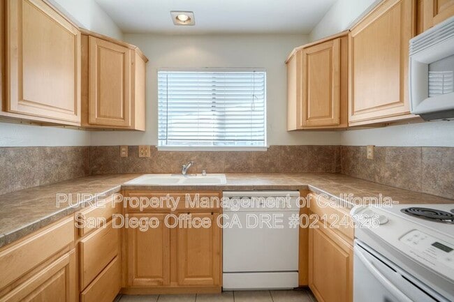 Building Photo - 3750 Mt Vernon Ave