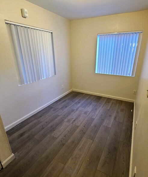 Bedroom - 17 E Ruth Ave