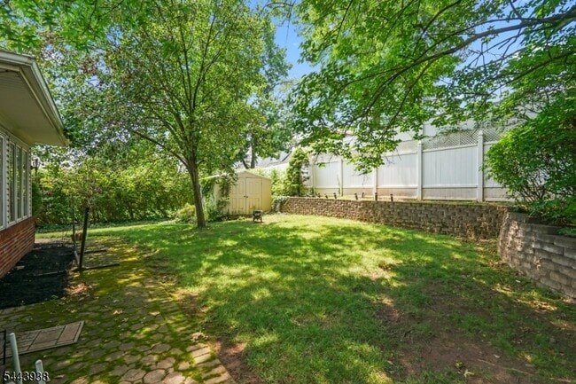 Building Photo - 57 Ivanhoe Ter