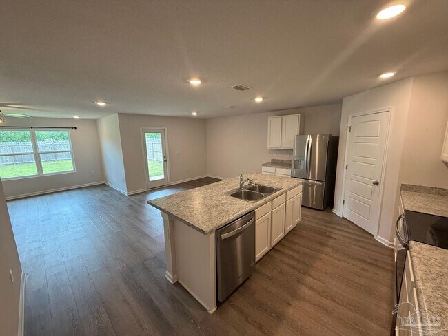 Building Photo - 1933 High Rdg Ct