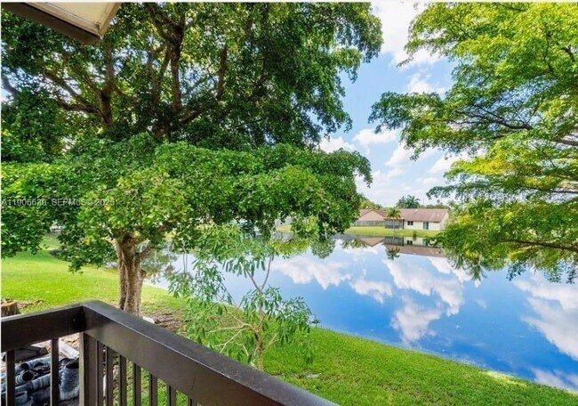 Building Photo - 9995 Nob Hill Ln