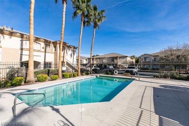 Building Photo - 3400 Cabana Dr