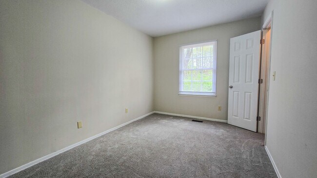 Building Photo - 4059 Village Pl