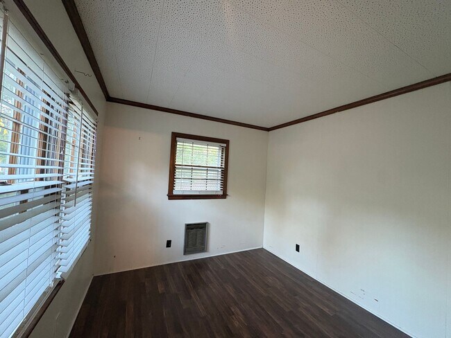Building Photo - 106 S Germantown Rd
