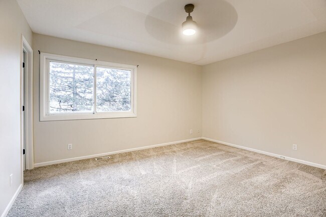 Building Photo - 7926 Primrose Ct
