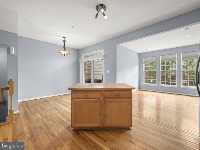Building Photo - 4243 Begonia Dr