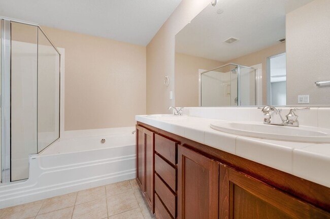 Building Photo - 3BR/3BA Folsom Condo with Fireplace + 2 Car Garage