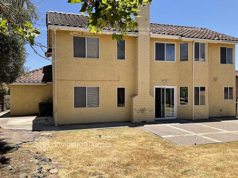 Building Photo - 1731 La Manzana Ln