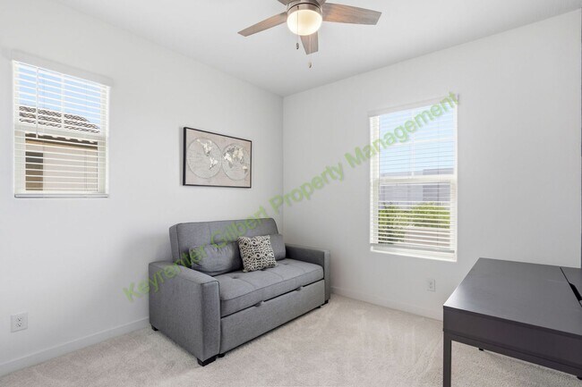 Building Photo - Fully-Furnished End Unit Gilbert Home in Warner Meadow Community