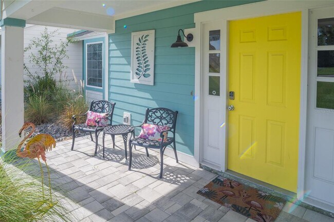 Building Photo - 5005 Canterbury Dr