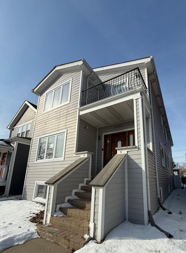 Building Photo - 3842 N Newcastle Ave