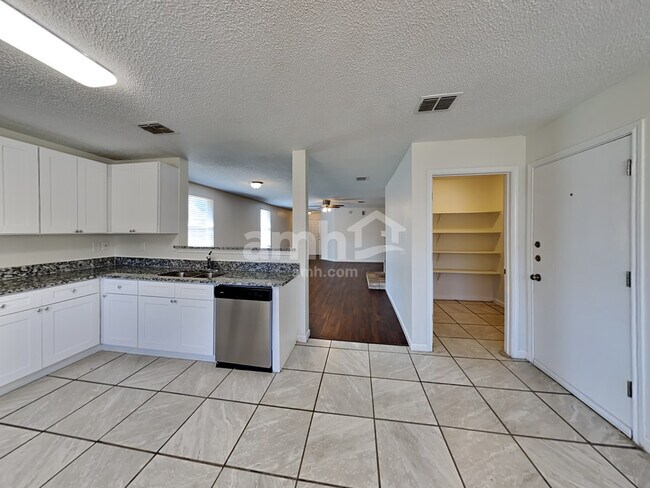 Building Photo - 3062 Limestone Hill Ln