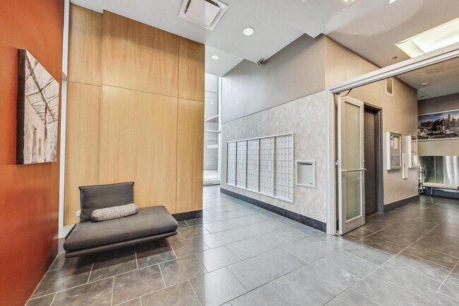 Building Photo - 737 W Washington Blvd