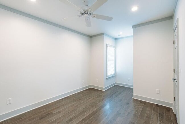 Building Photo - 10 Orrs Ct