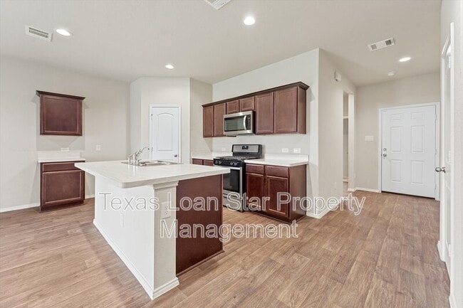 Building Photo - 21143 Waze Lewis Dr