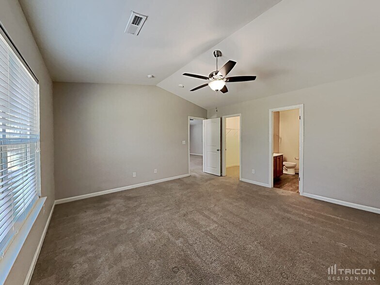 Building Photo - 630 Stillgreen Ln