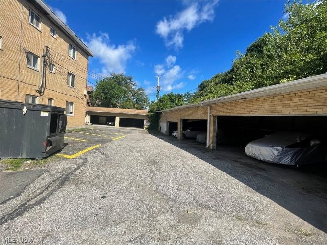 Building Photo - 1867 N Taylor Rd