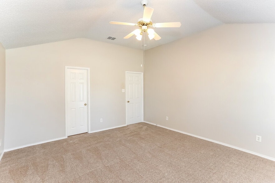 Building Photo - 176 Palm Dr