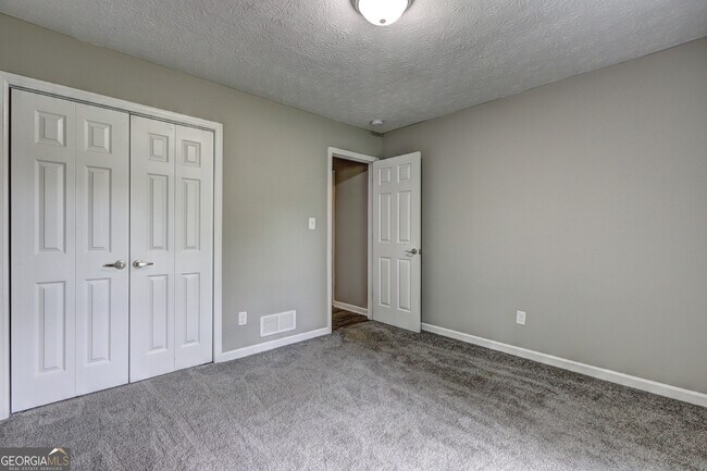 Building Photo - 604 Cloudland Dr