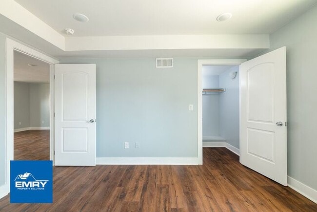 Building Photo - Gorgeous 3 Bd 2 Ba Duplex for Rent!