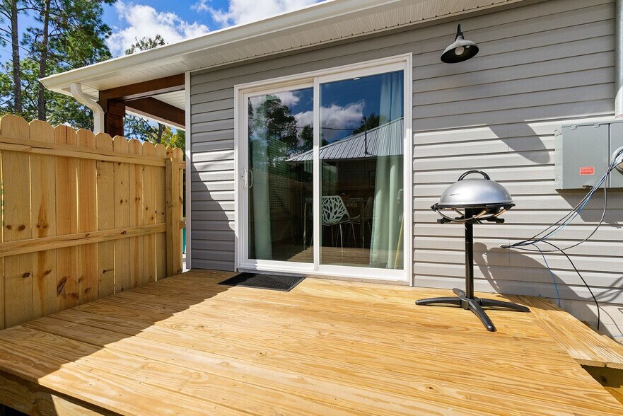 Building Photo - 1000 Josiah St