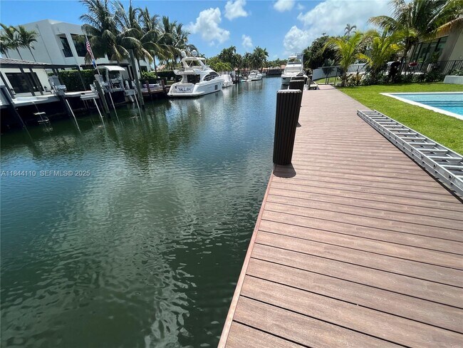 Building Photo - 13085 Coronado Terrace