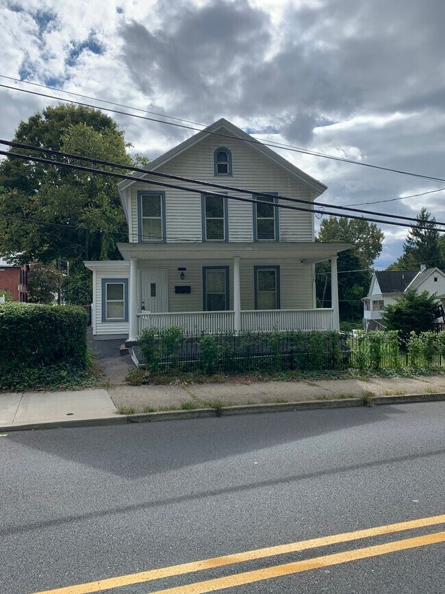Building Photo - 427 Delaware Ave