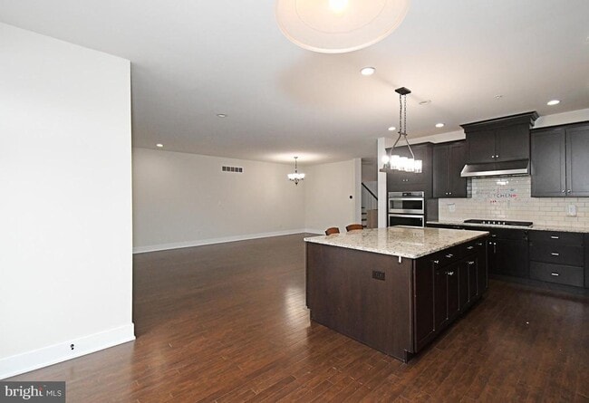 Building Photo - 136 Iron Hill Way