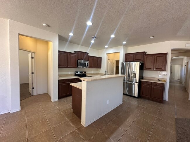 Building Photo - 1210 Paso Robles Ave