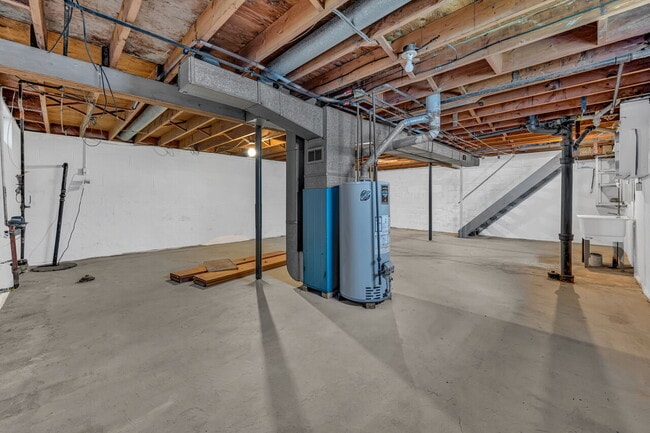 Building Photo - Randel 227