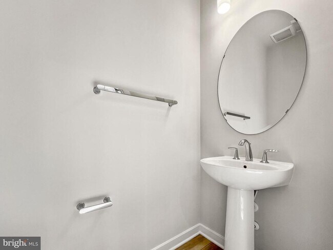 Building Photo - 2176 Glacier Rd