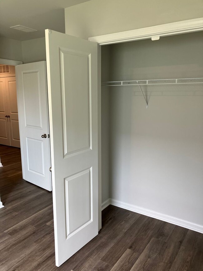 Building Photo - 3 Bedroom 2 Bathroom House- Groves at Sout...