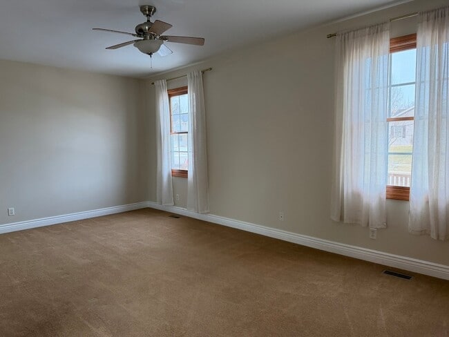 Building Photo - 773 Ridge Dr