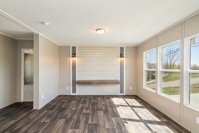 Building Photo - 456 W Outer Dr