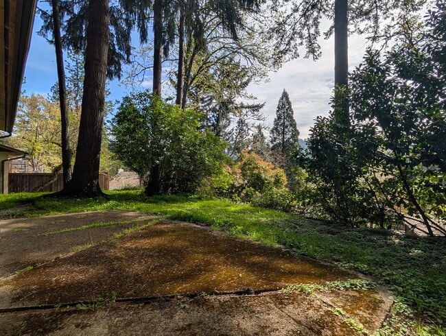 Building Photo - Ranch Style 3-Bedroom, 2-Bath Home In South Eugene!