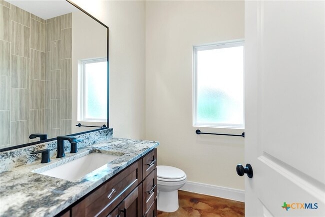 Building Photo - 102 Prairie