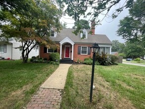 Building Photo - Charming Brick Cape in Colonial Place