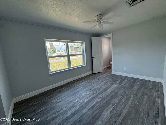 Building Photo - 508 Carolina Ave