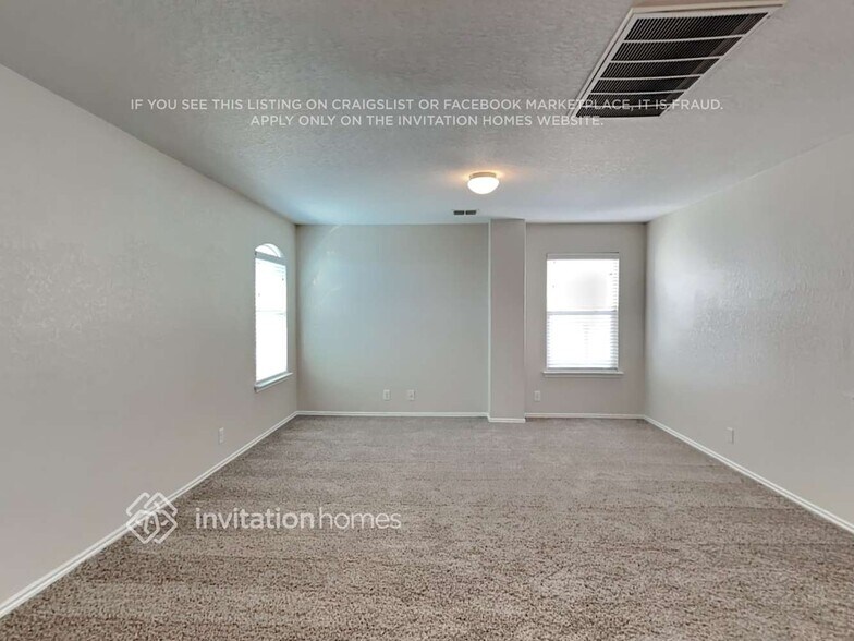 Building Photo - 114 Finch Knoll