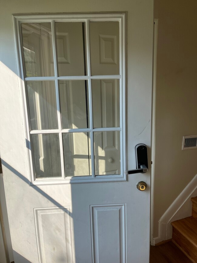 Building Photo - 2 Wimbledon Ln