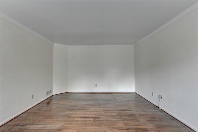 Building Photo - 478 Guilford Cir