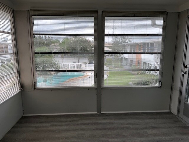 Lanai - 22333 Edgewater Dr