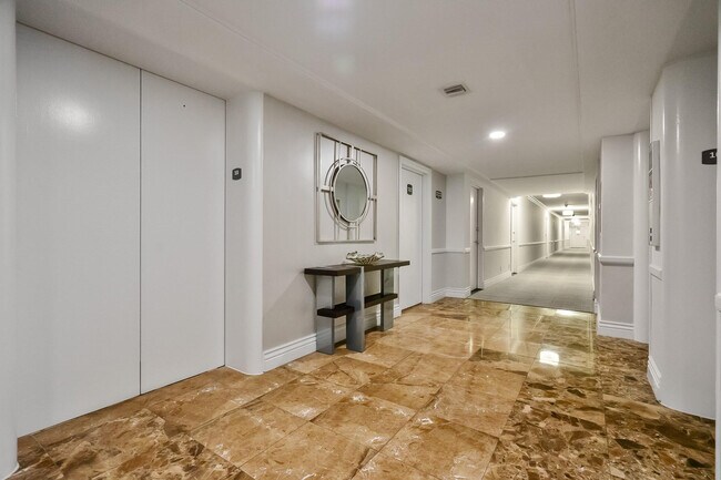 Building Photo - 3800 Galt Ocean Dr