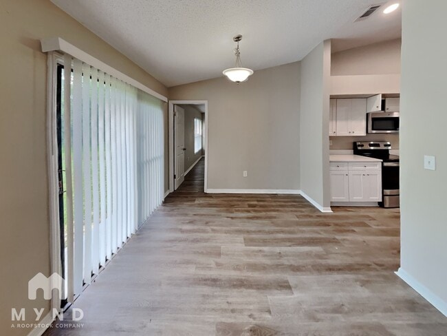 Building Photo - 809 Toledo Ct